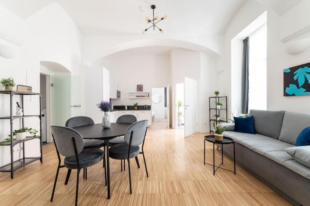 Spacious 2Br Near Attractions By Hm Bécs Kültér fotó